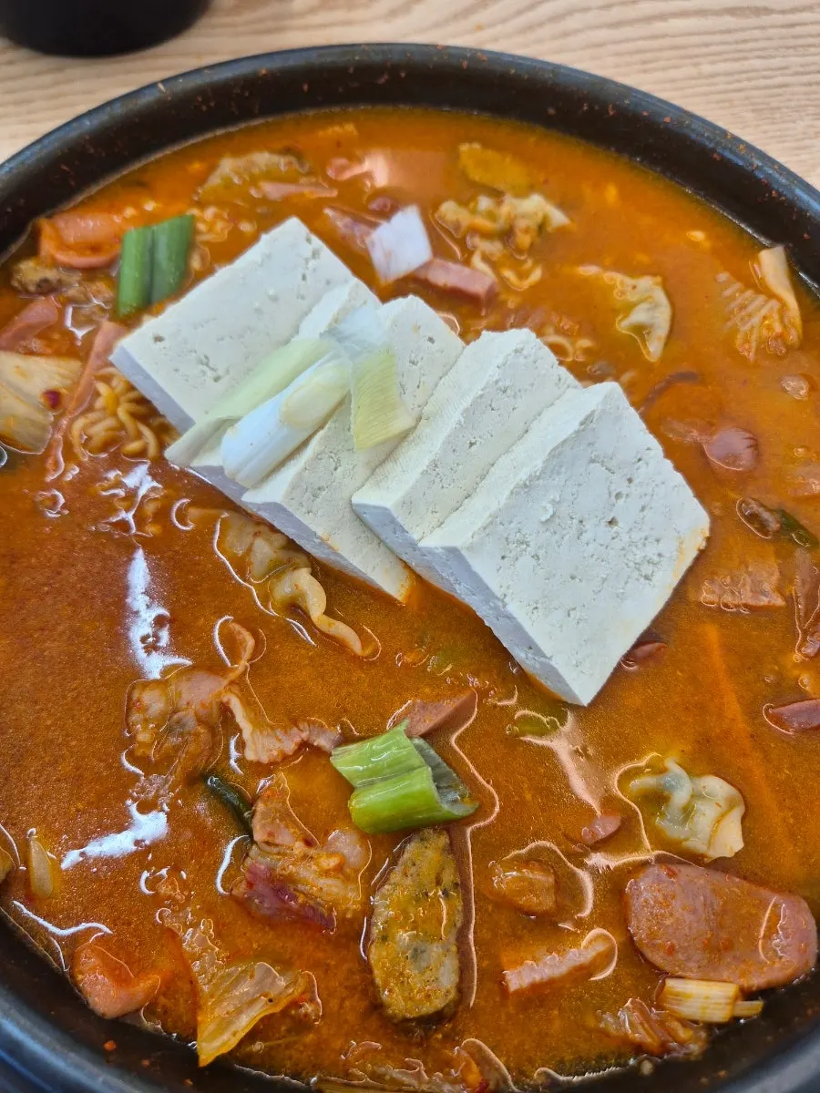 Budae-jjigae with ham and sausage