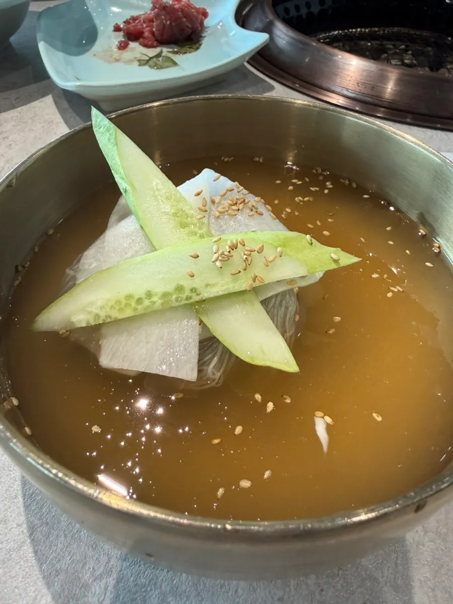Galbitang broth and meat