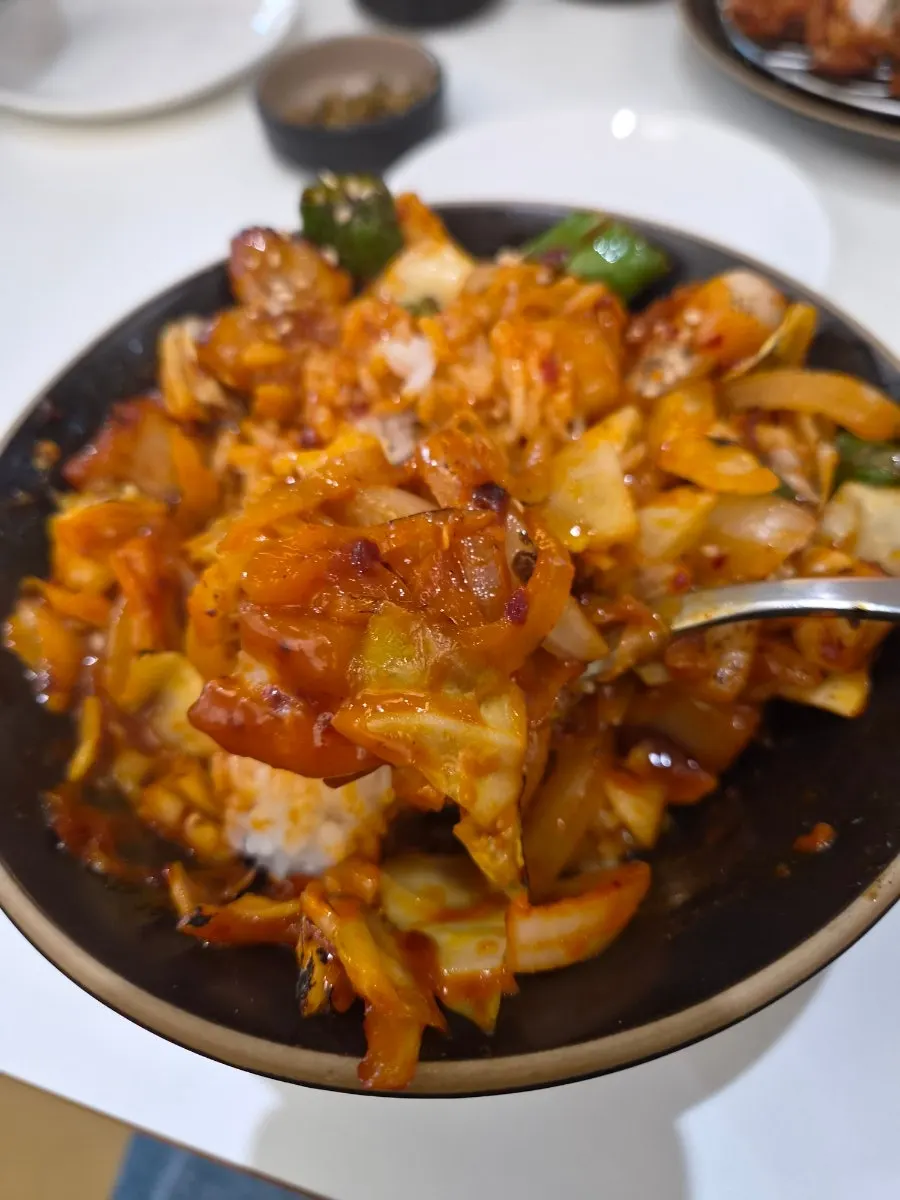아이에게 제공된 김가루 밥