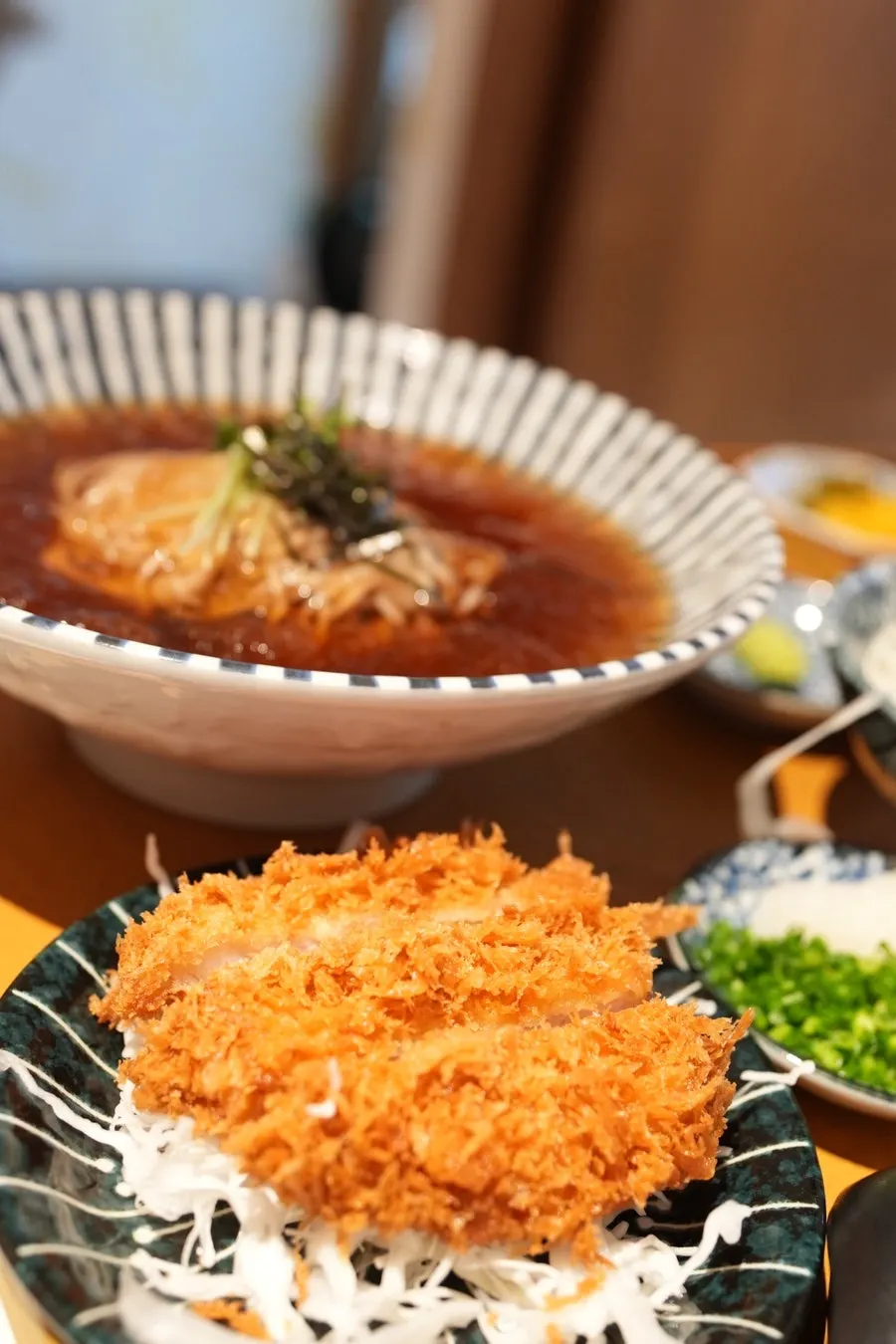 히마와리 로스카츠 정식 한 상