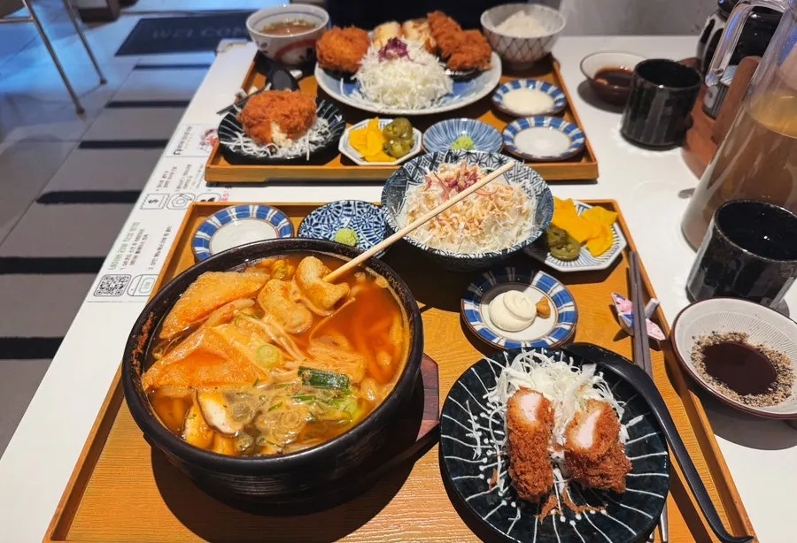 금요일 저녁 여유로웠던 히마와리 내부