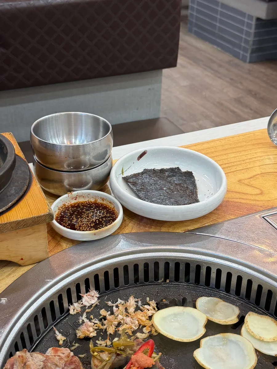 구워낸 고기 한 상 조합