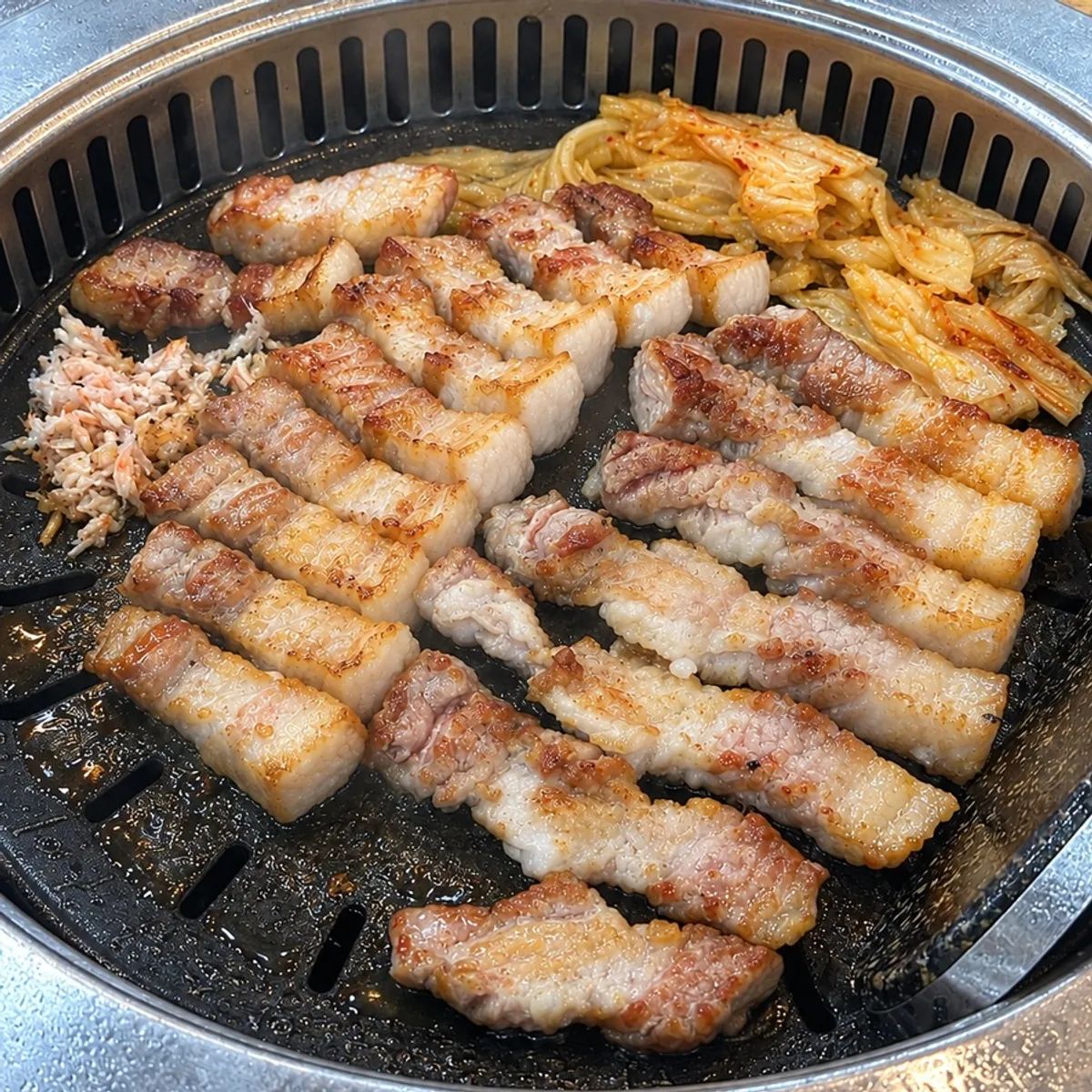 먹기 좋게 구워진 14일 숙성 삼겹살