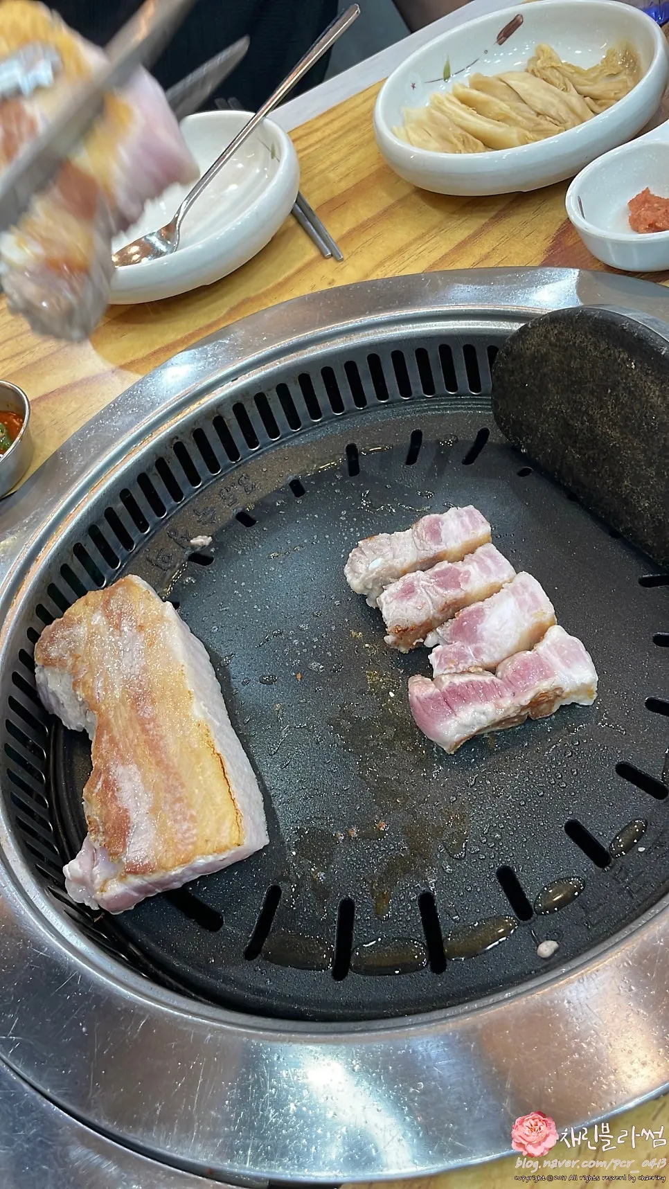 노릇하게 구워진 삼겹살
