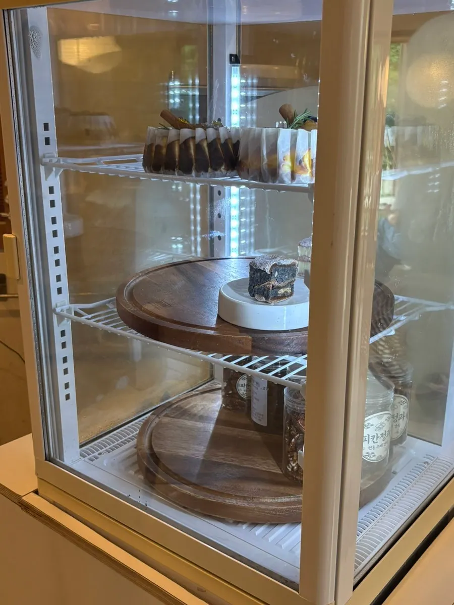 Display of injeolmi waffles and dried persimmon desserts