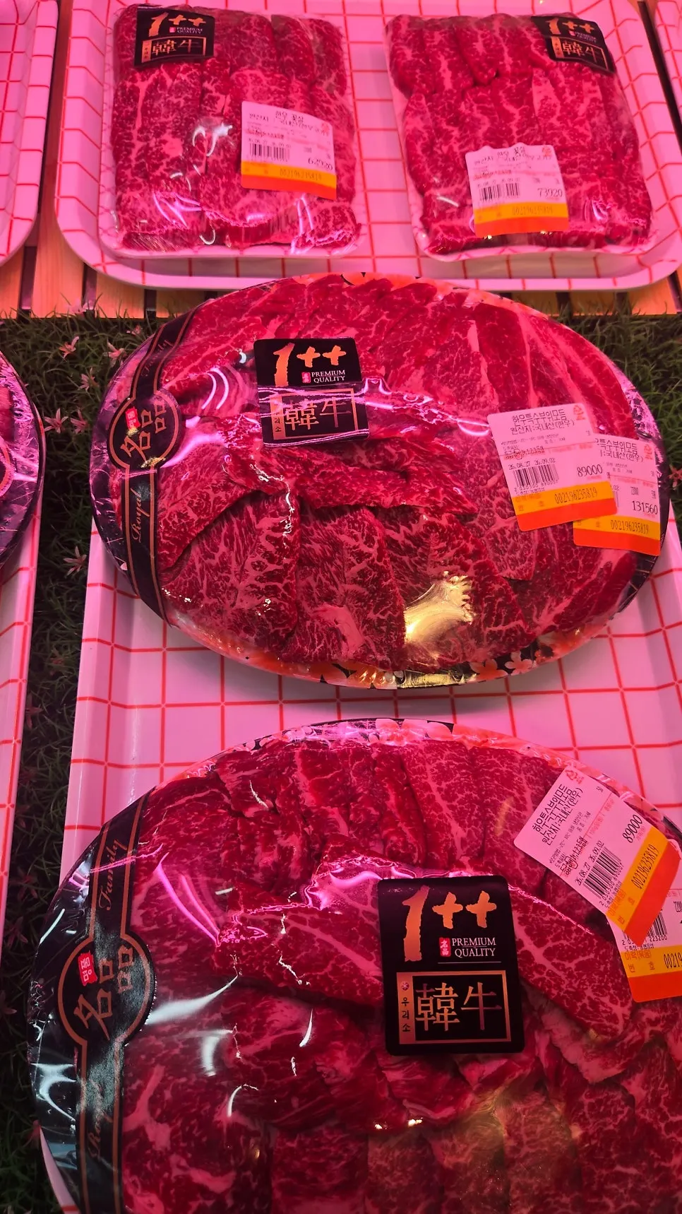 한우 코너 쇼케이스 전경