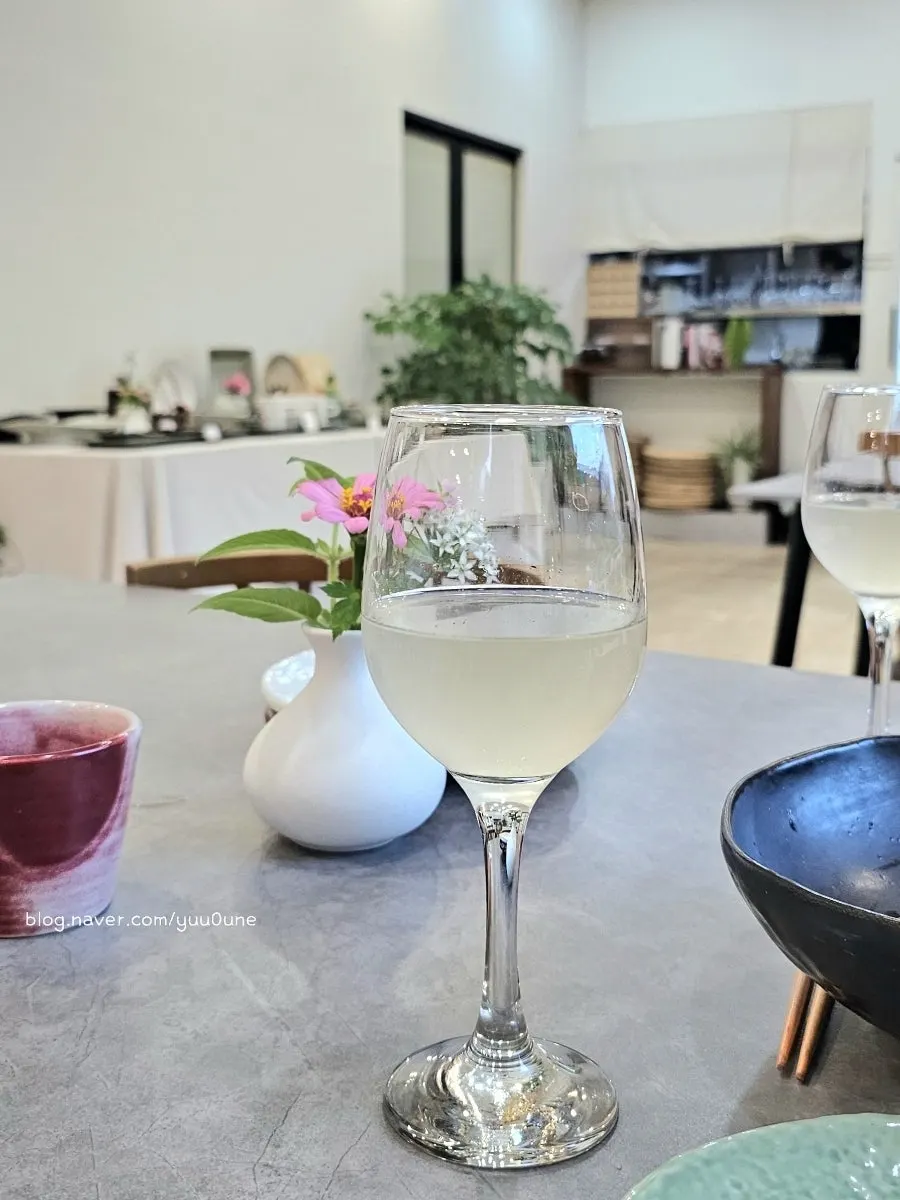 3년 숙성 로즈마리 식초 한 잔