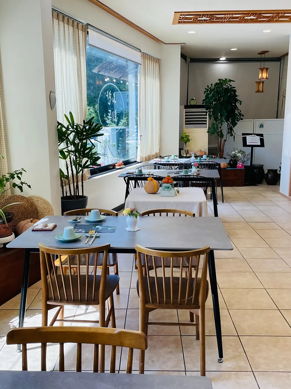 View of the table seating inside Ochan Hoedong
