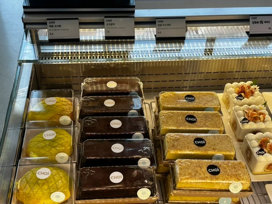 Desserts including fig cake