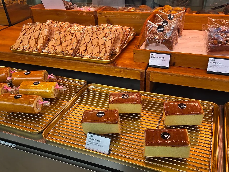 Choi bread and panettone among the featured long-time favorites