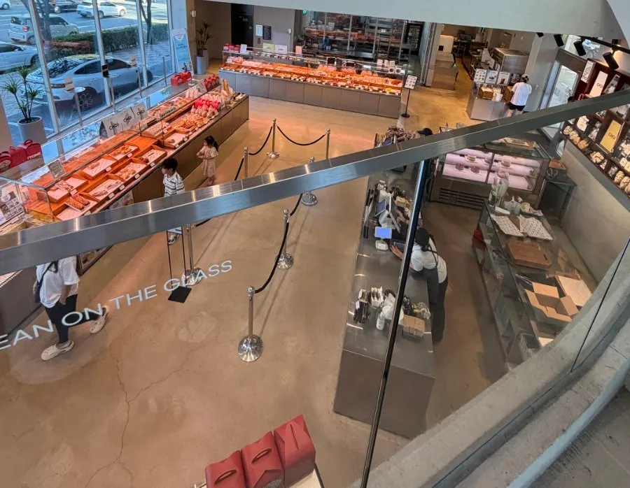 1st floor ordering area at Choi Main Branch