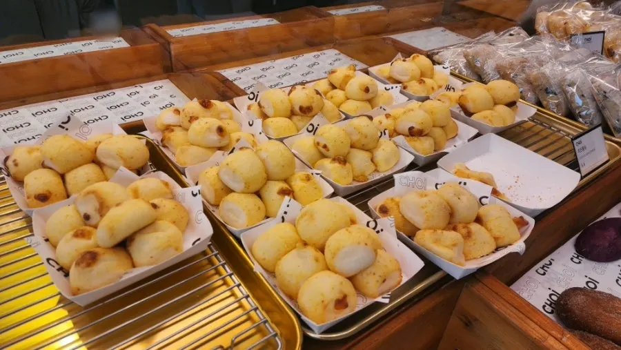 Choi bakery display set up with sampling