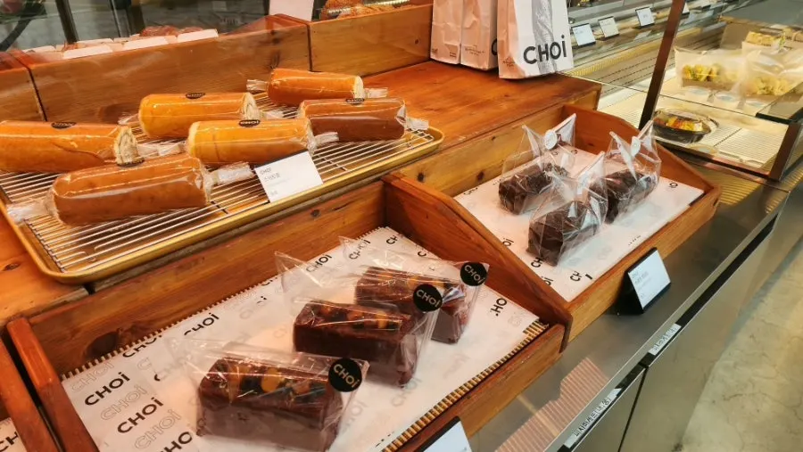 Freshly restocked bread on the Choi display
