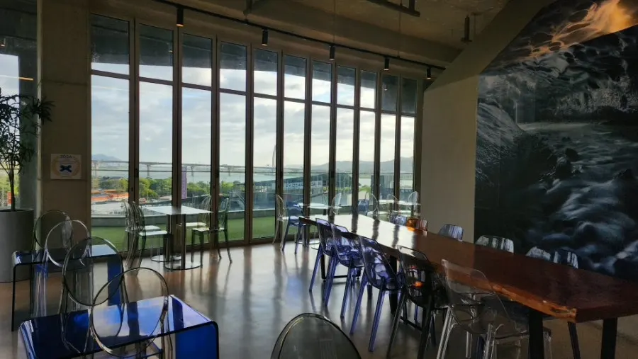 Stepped seating with a Nakdong River view at Choi