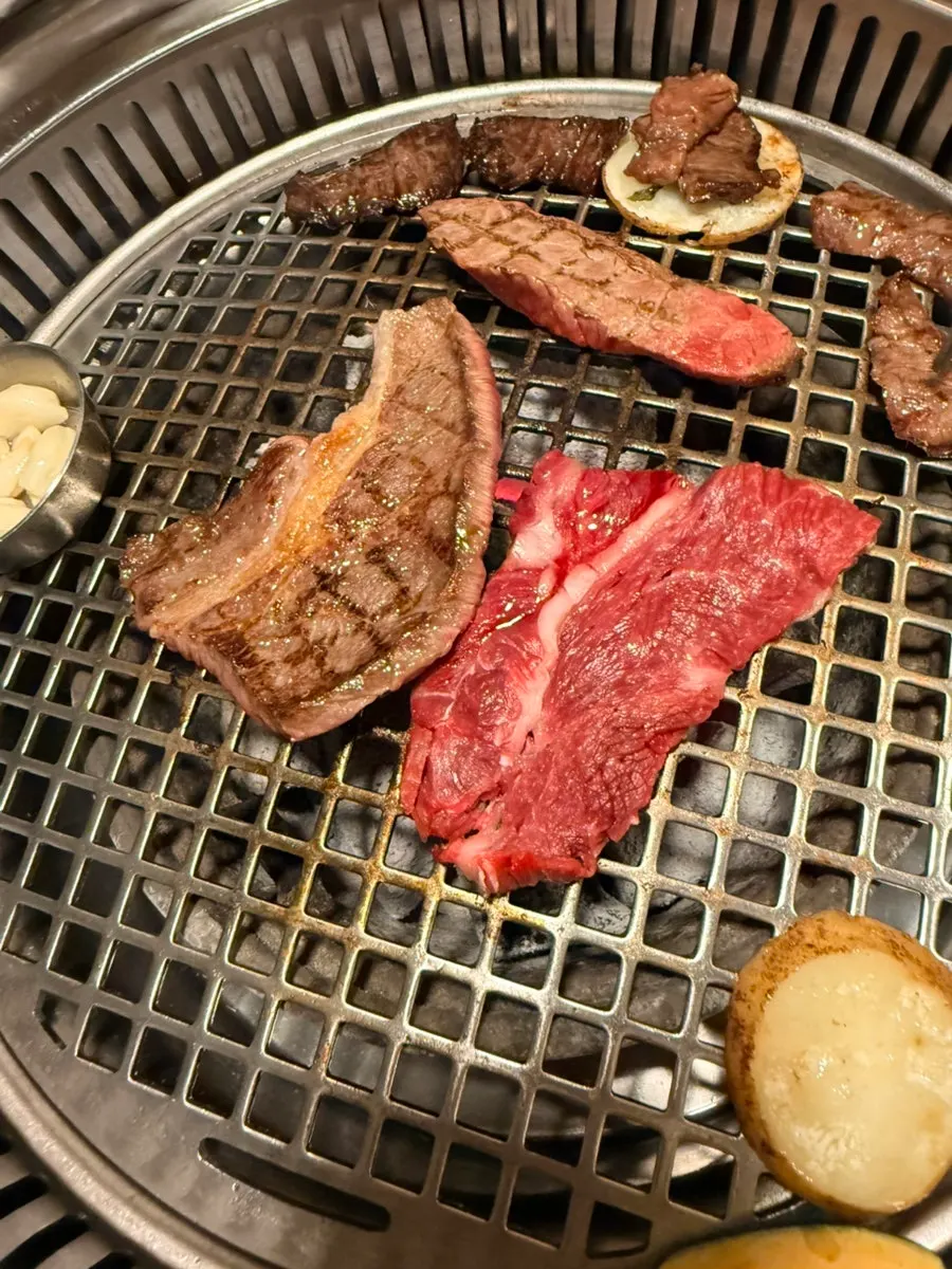 Deungsim placed on the grill as the final course