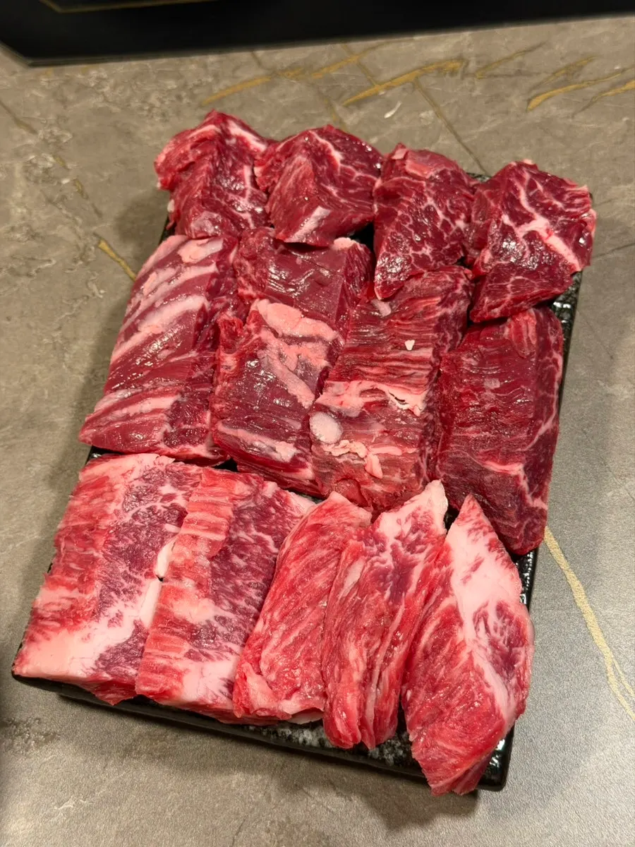 토시살 안창살 안심으로 구성된 한우 모둠B