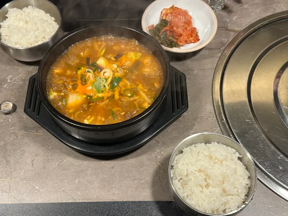 숯불에 구워 소금만 찍은 한우 등심