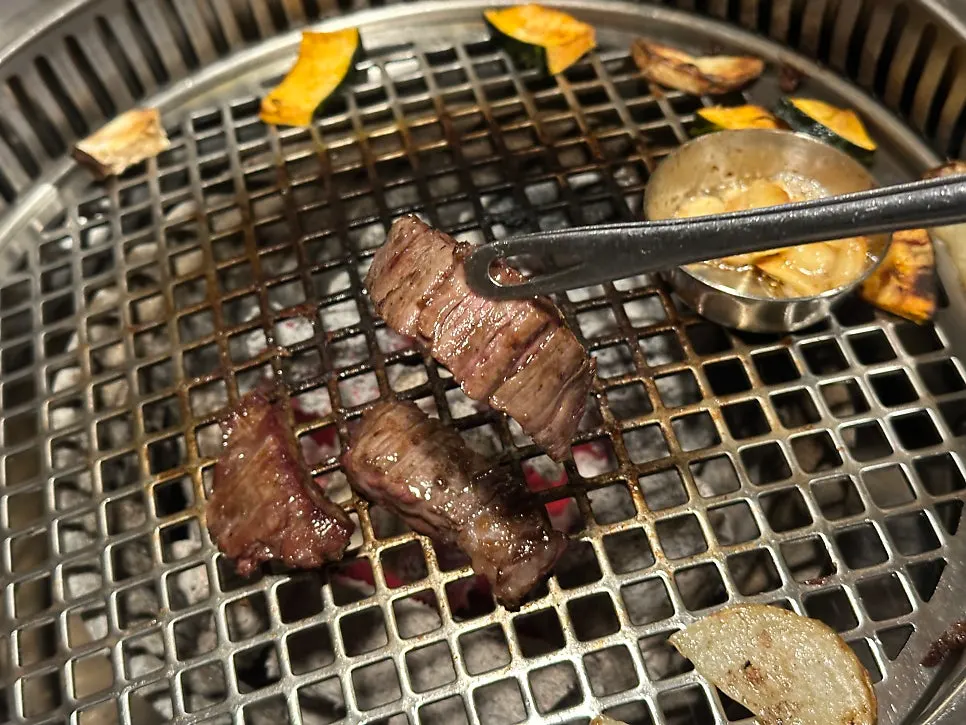 담소 본점 룸에서 마무리한 한우 상차림