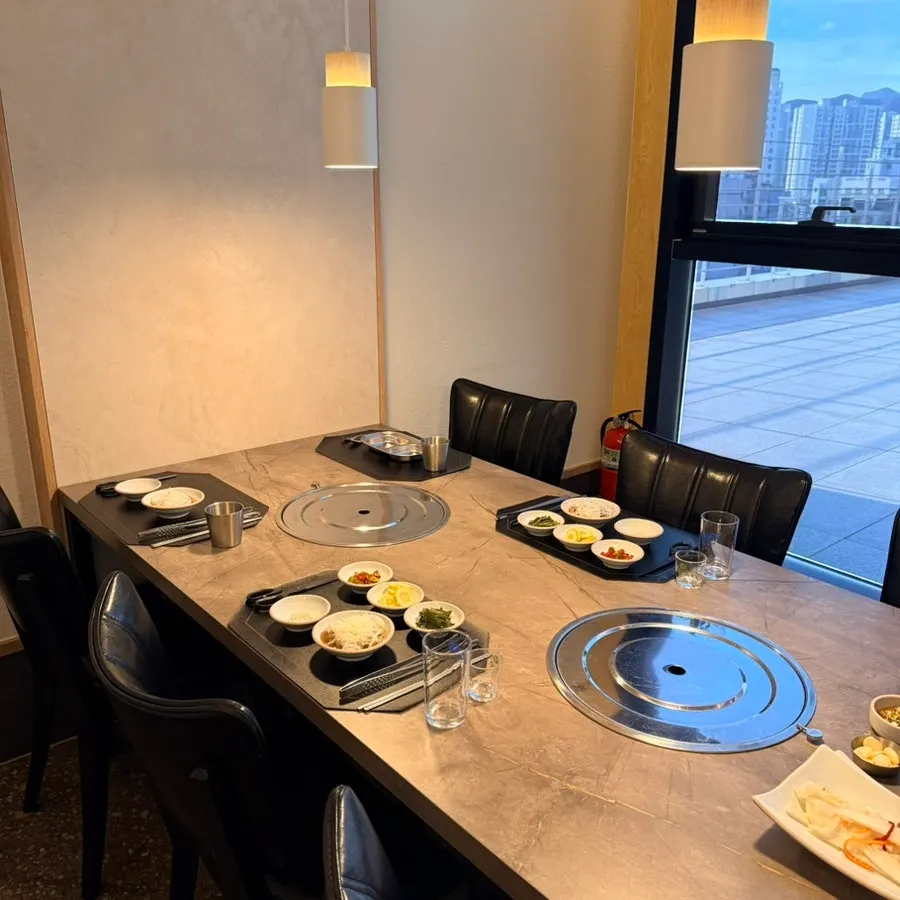 Interior of a private room at Damso Main Branch