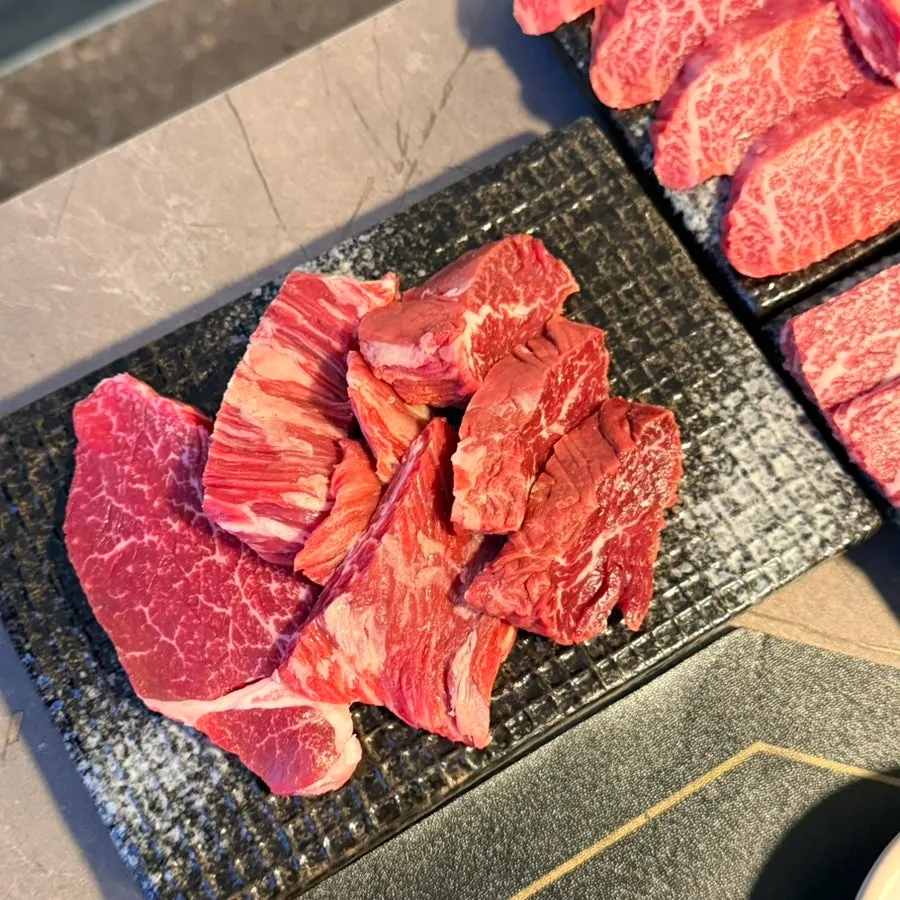 Plate of Korean beef specialty cuts from the Damso Main Branch kids' menu