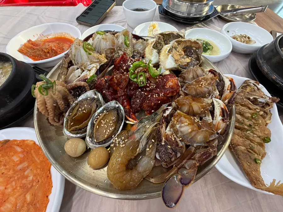 Dining table at Deodo Gejang with a high chair ready