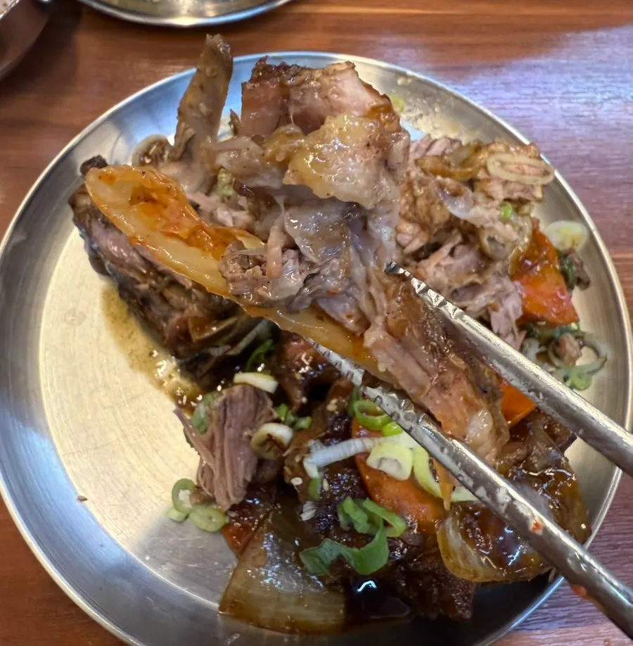 Tender galbi-seasoned grilled bones