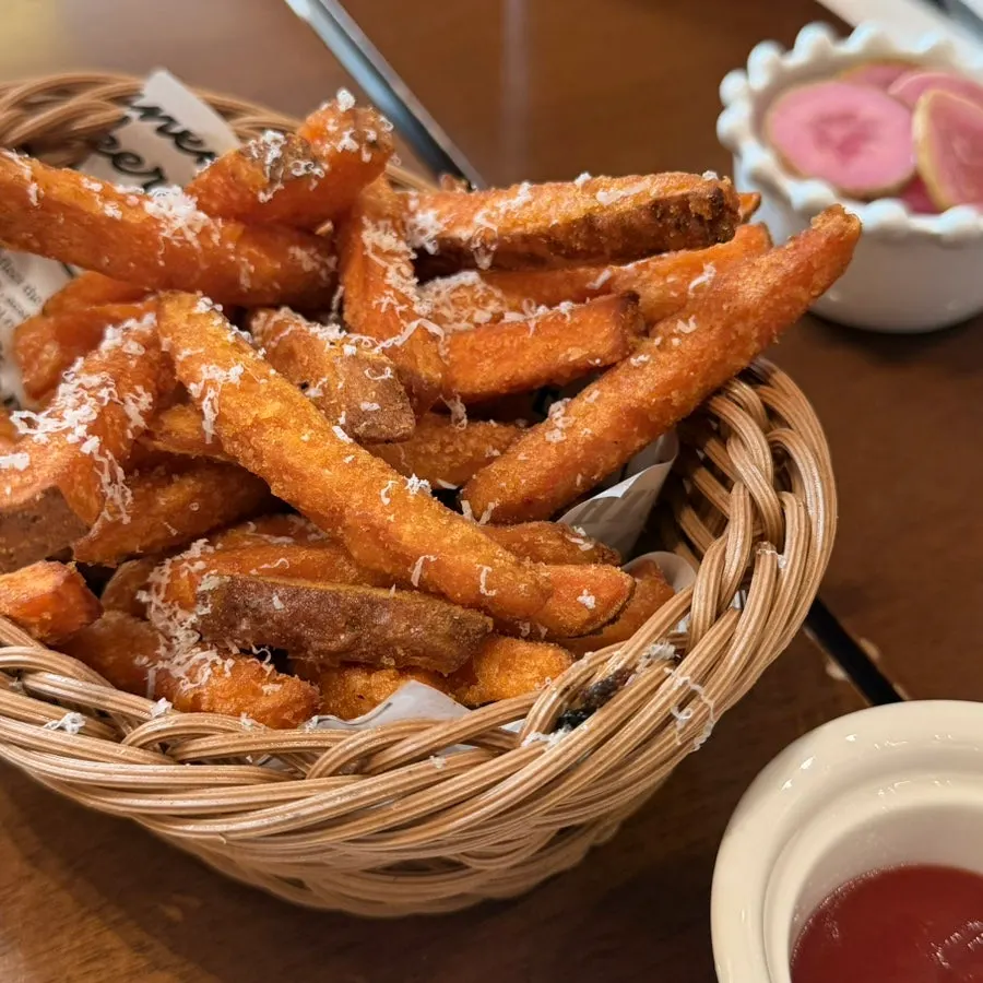 Bueokgan's sweet potato fries side dish