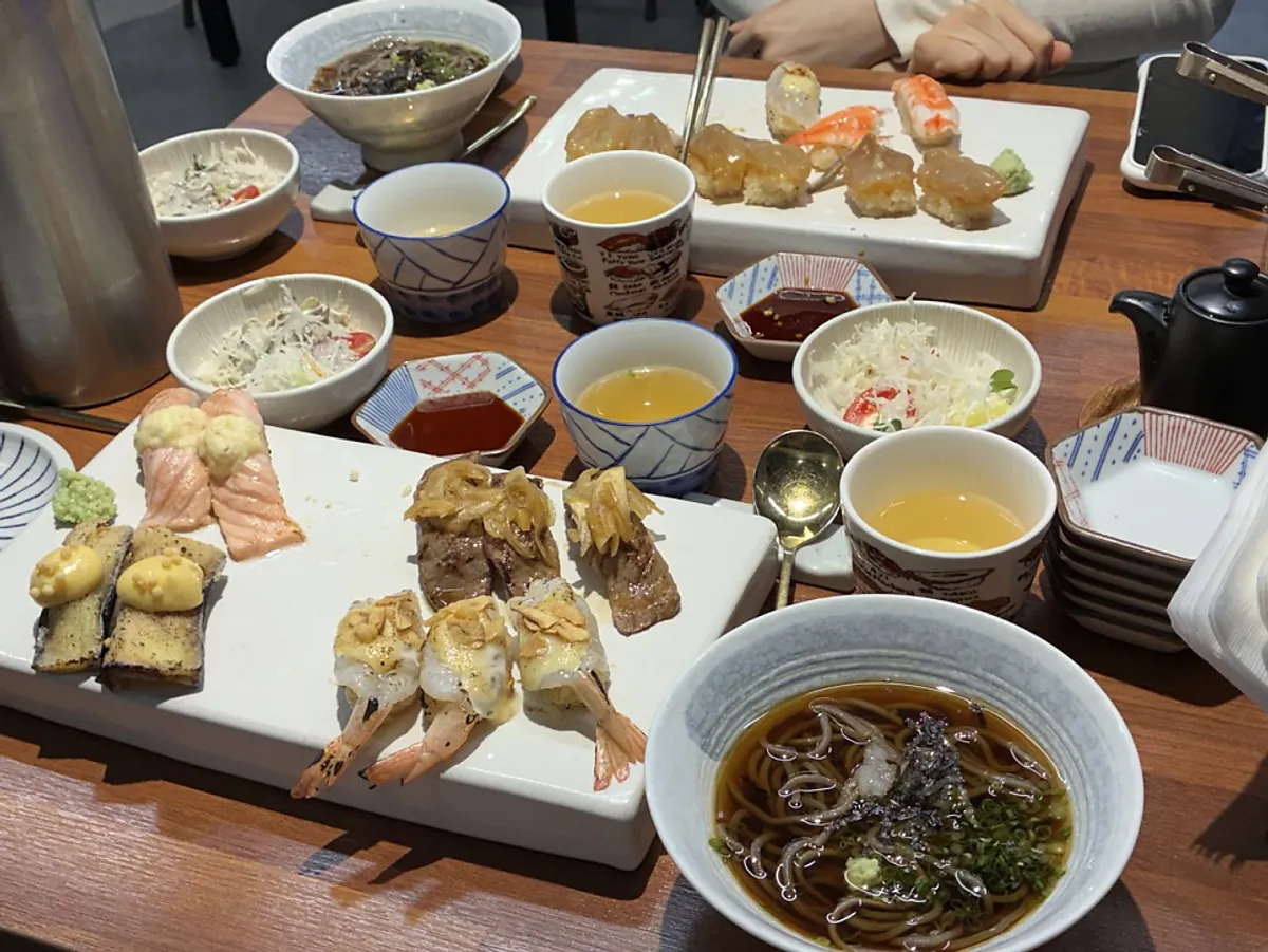 시로쿠마 구운초밥세트와 단품 새우초밥 한상