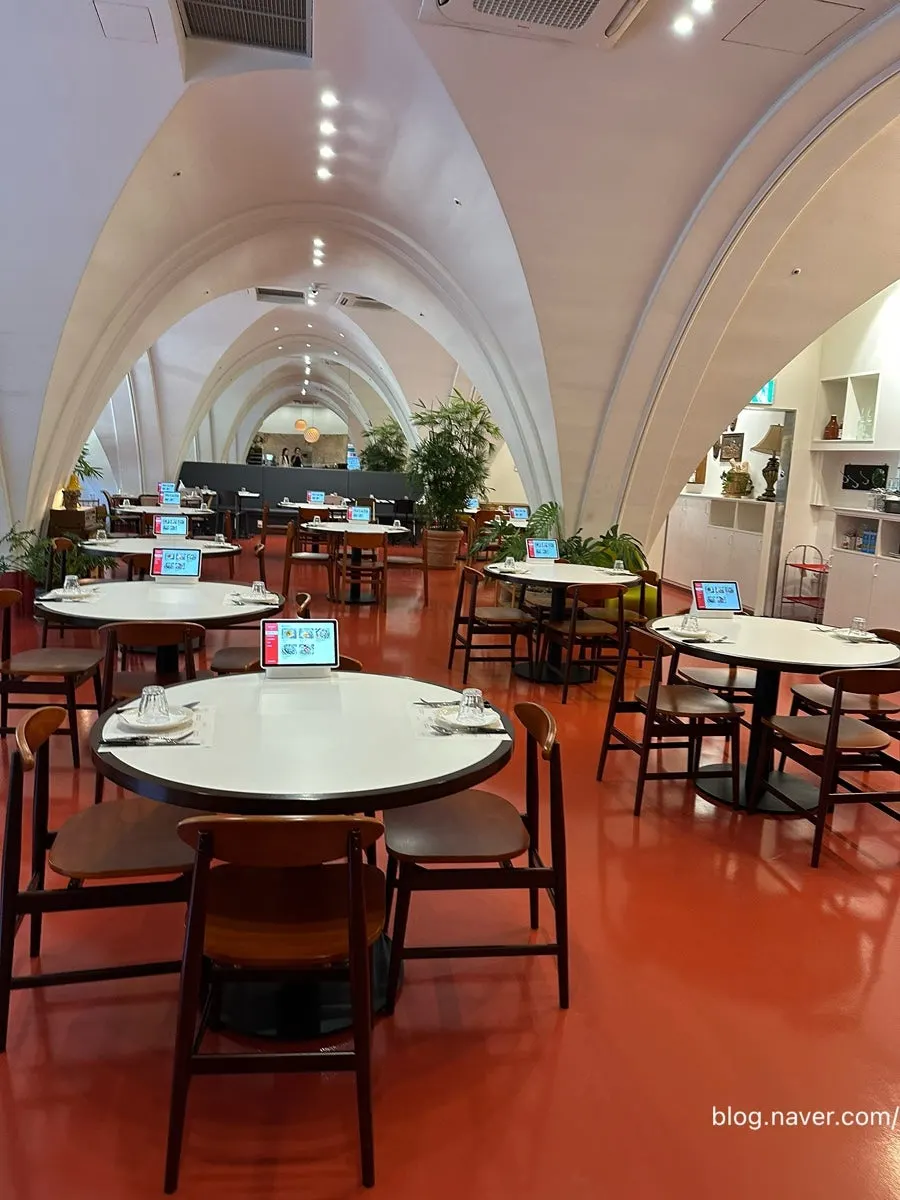 Table seating inside Bueokgan Restaurant