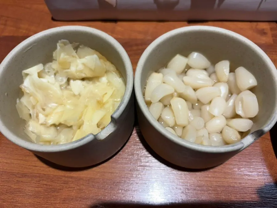 Pickled radish and ginger served with the sushi