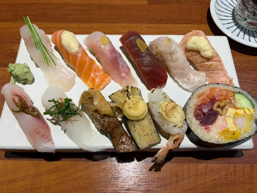 Shirokuma's 12-piece premium sushi set