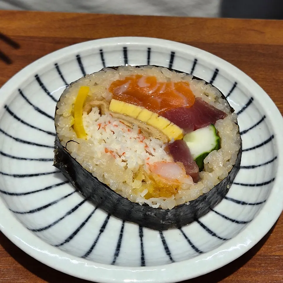 Premium 12-piece sushi set