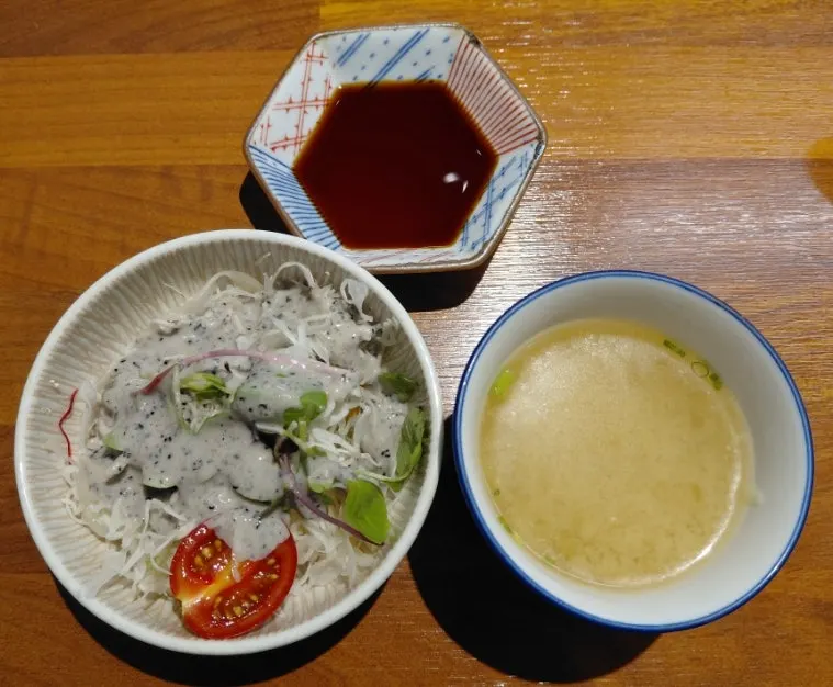 셀프로 덜어 먹는 초밥 밑반찬 용기