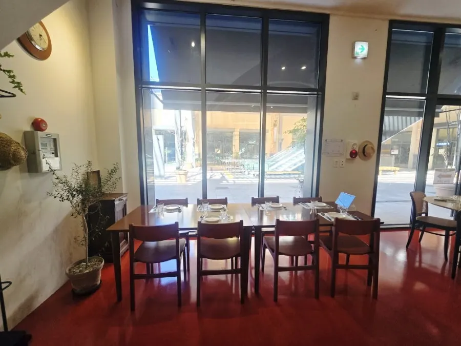 Quiet interior of Bueokgan Restaurant during opening-run hours