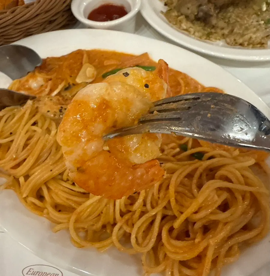 Shrimp pasta with smooth rosé sauce