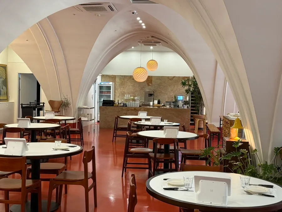 Aesthetic interior of Bueokgan Restaurant Yangsan Oslo Park Branch