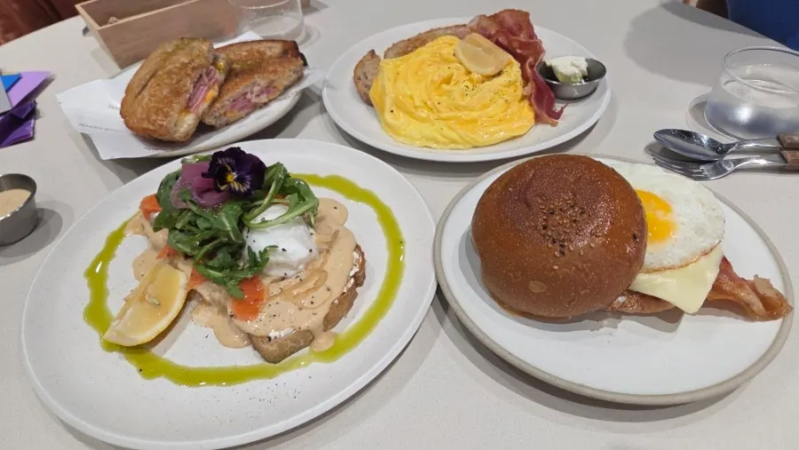 Generously portioned toast plates