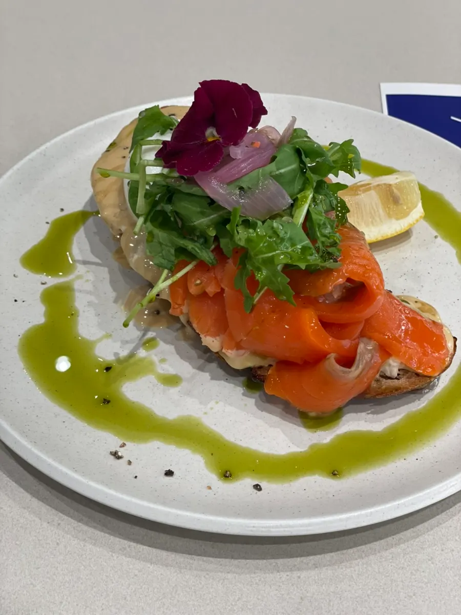 Smoked salmon toast