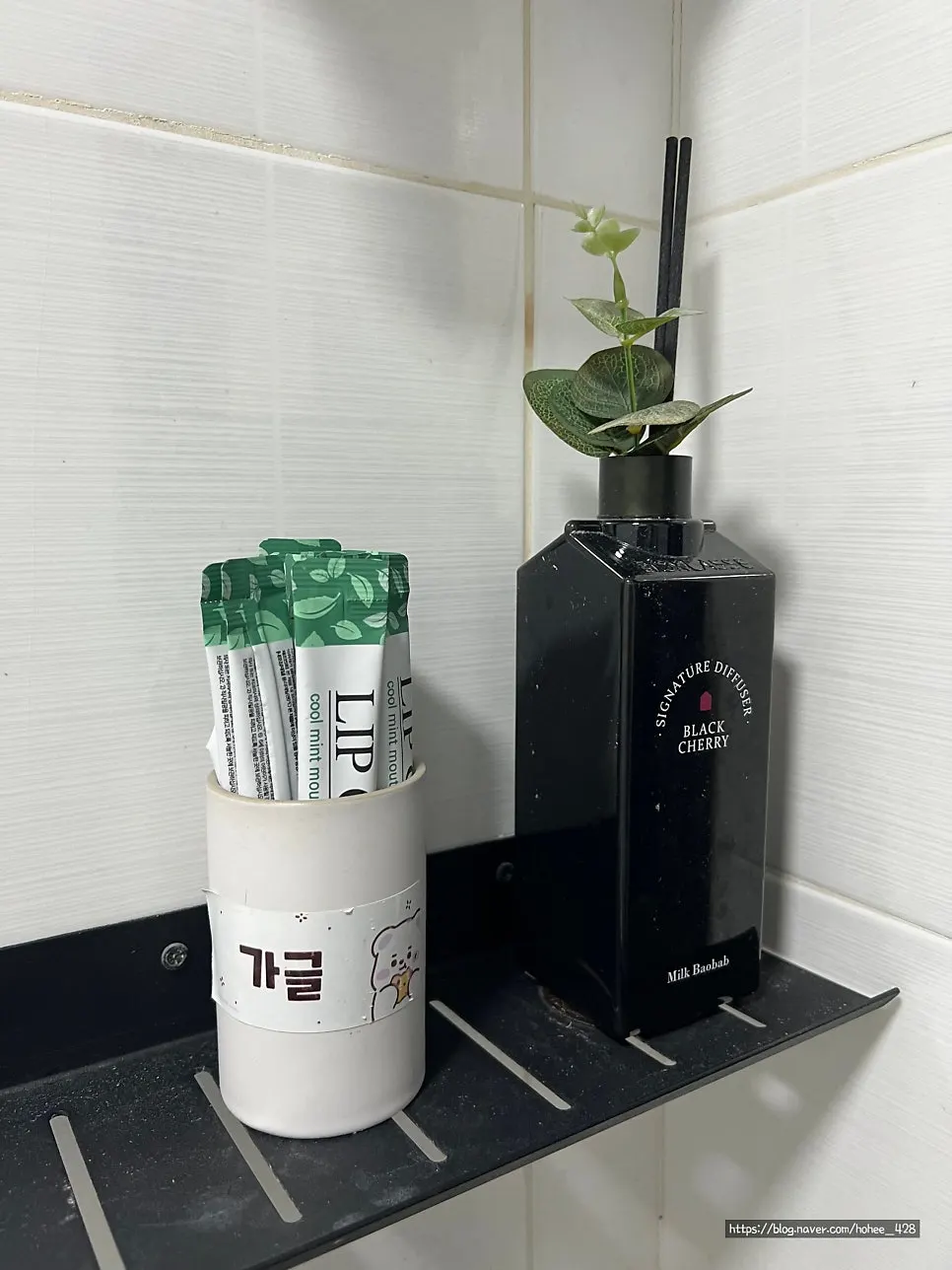Single-use mouthwash in the restroom