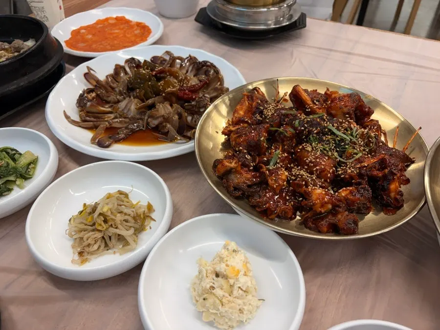 Doenjang stew made with crab