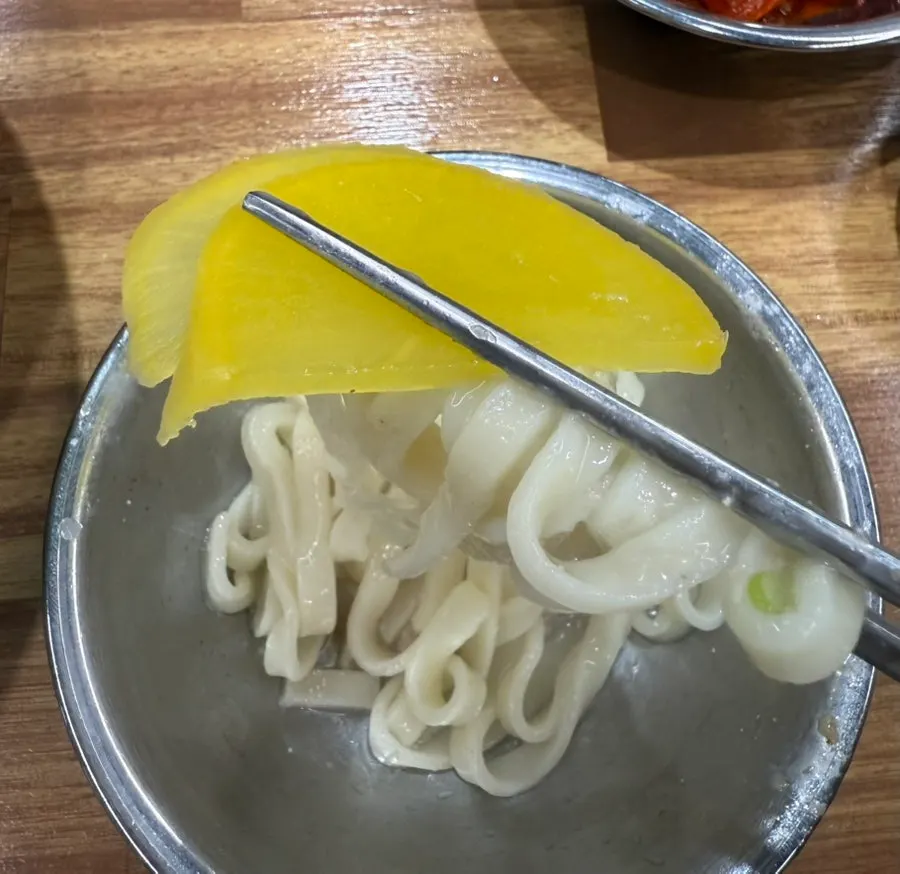 与汤底十分搭配的刀削面面条