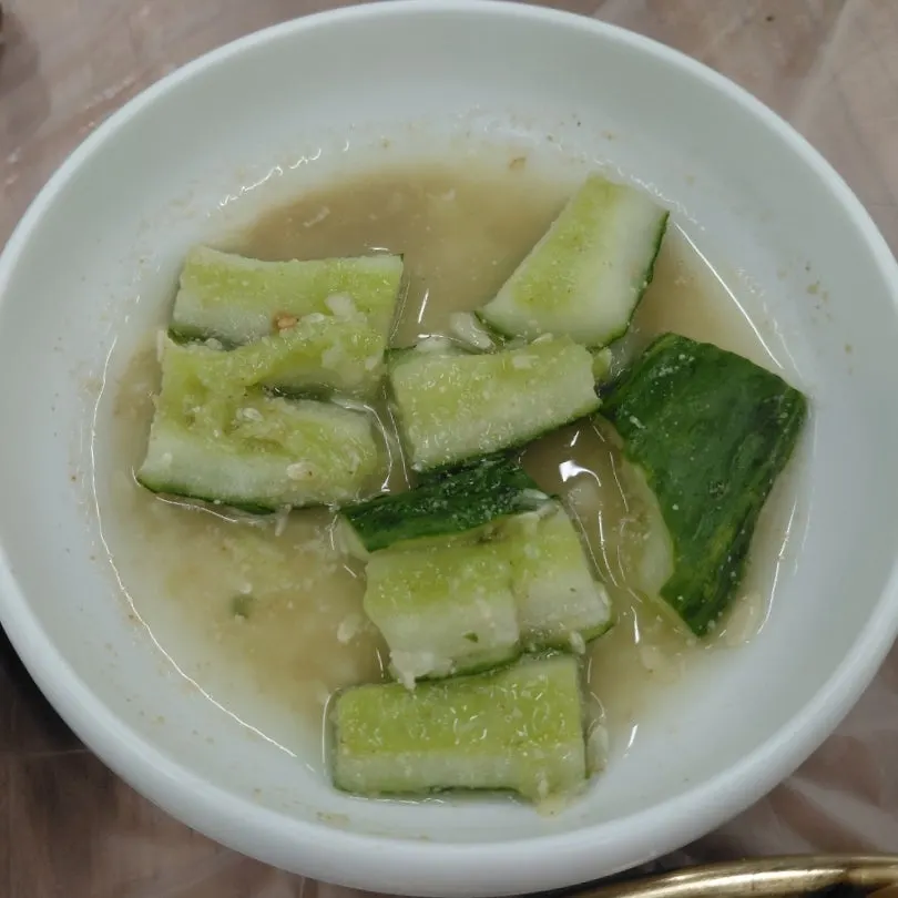 집밥 느낌의 밑반찬 접시 클로즈업