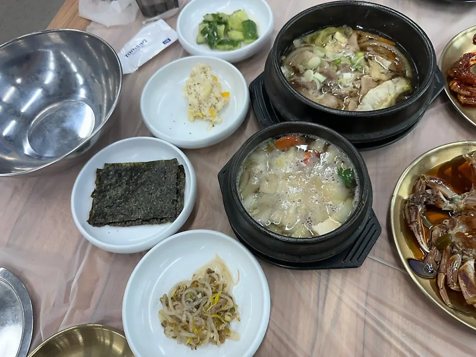 Grilled fish, yellow crab jang, and nutrition pot rice set for two
