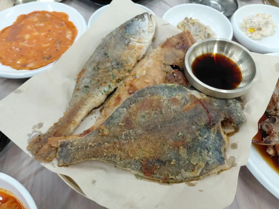 뜨거운 물을 부어 만든 솥밥 누룽지