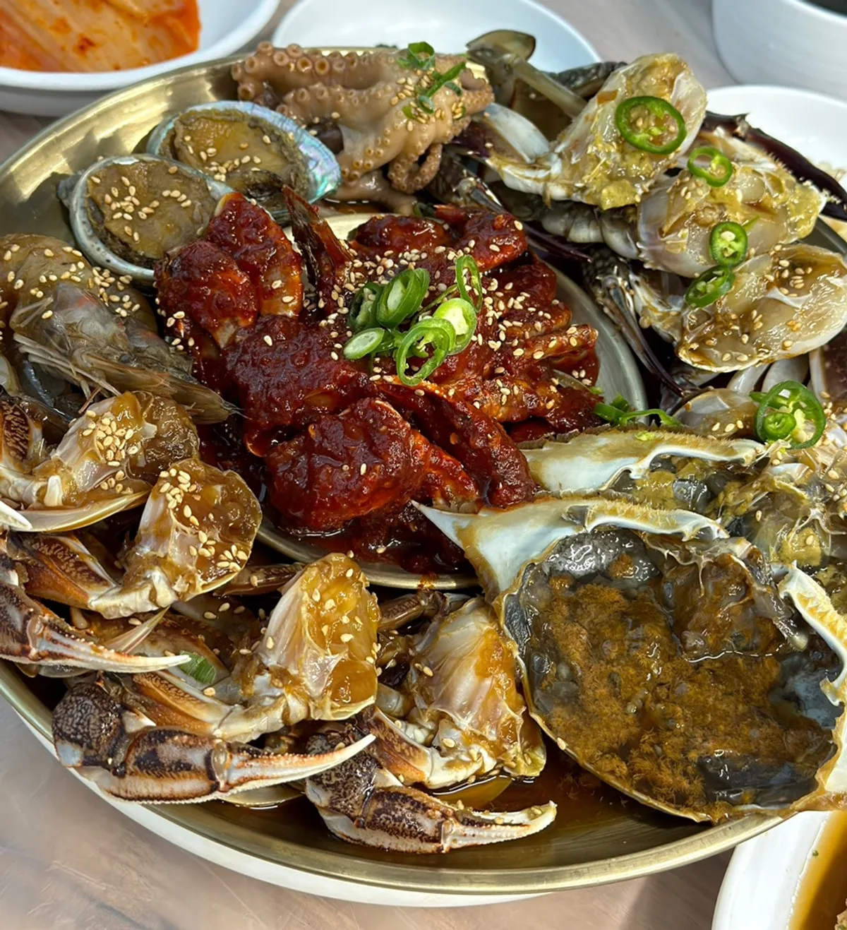 Main photo of the crab jang set at Deodo Gejang near Tongdosa in Yangsan