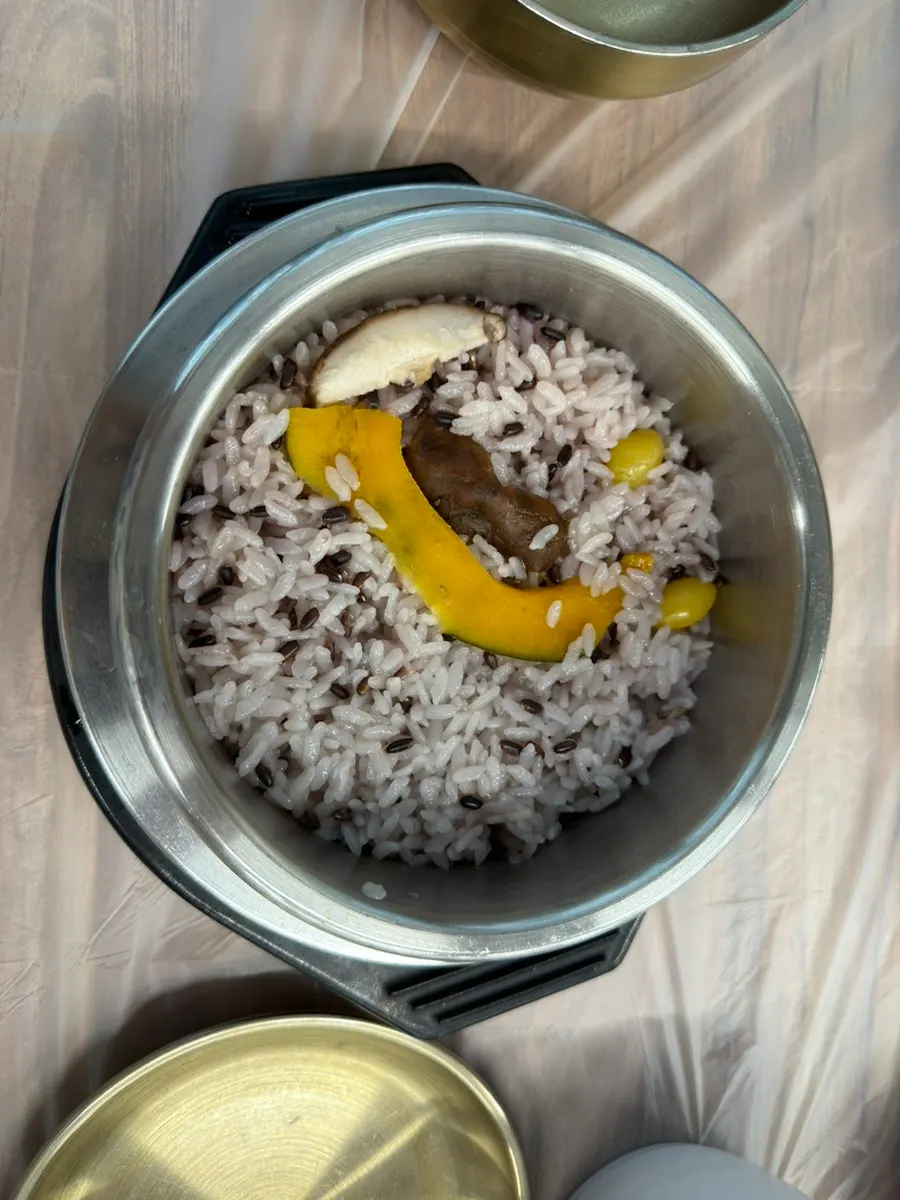 Warm nutrition pot rice