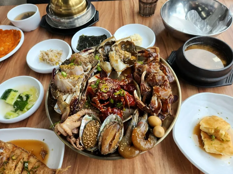 더도게장 입구 주변 풍경