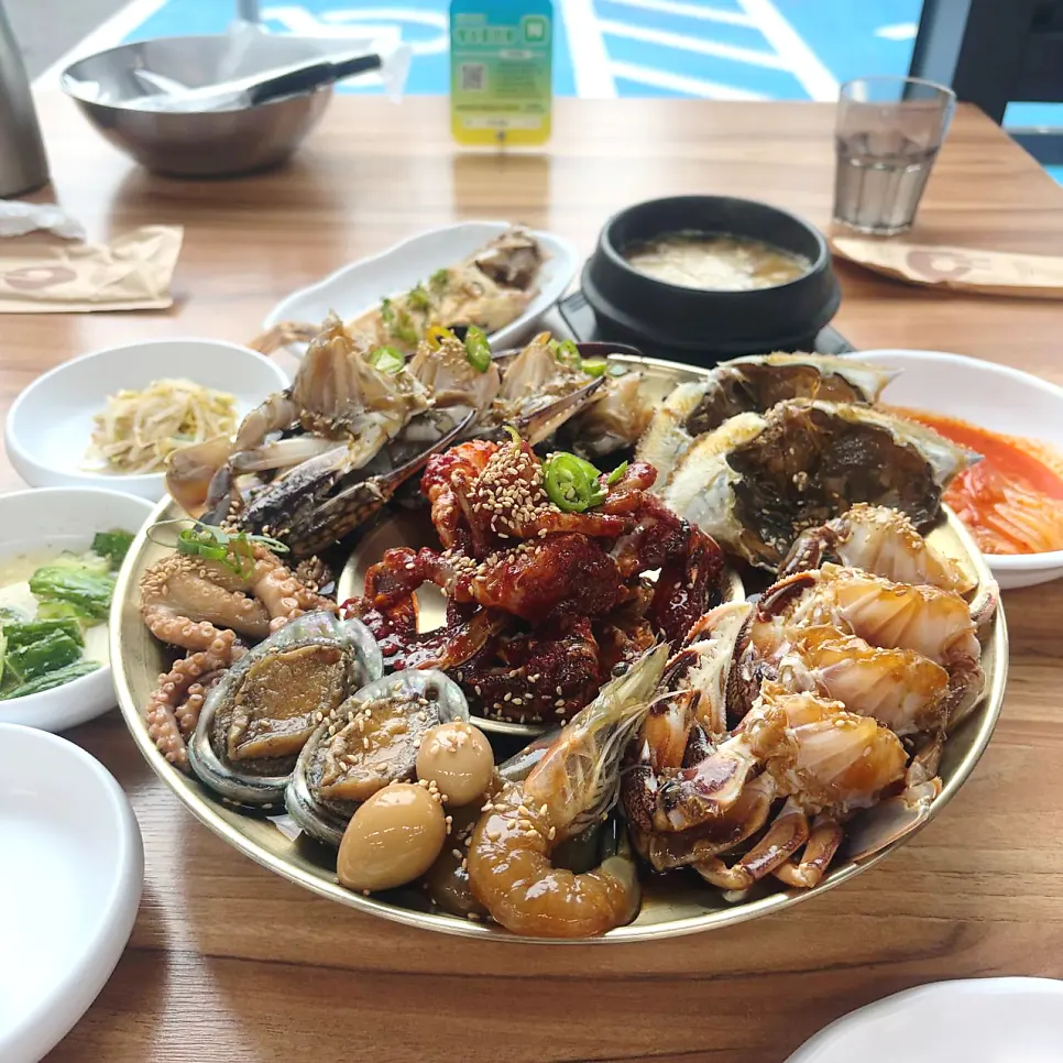 Finishing the meal with mom at Deodo Gejang