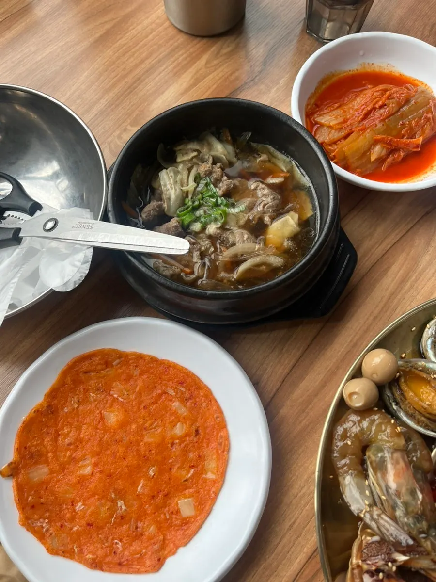간장게장 양념게장 전복장 낙지장 새우장 모듬장 한상