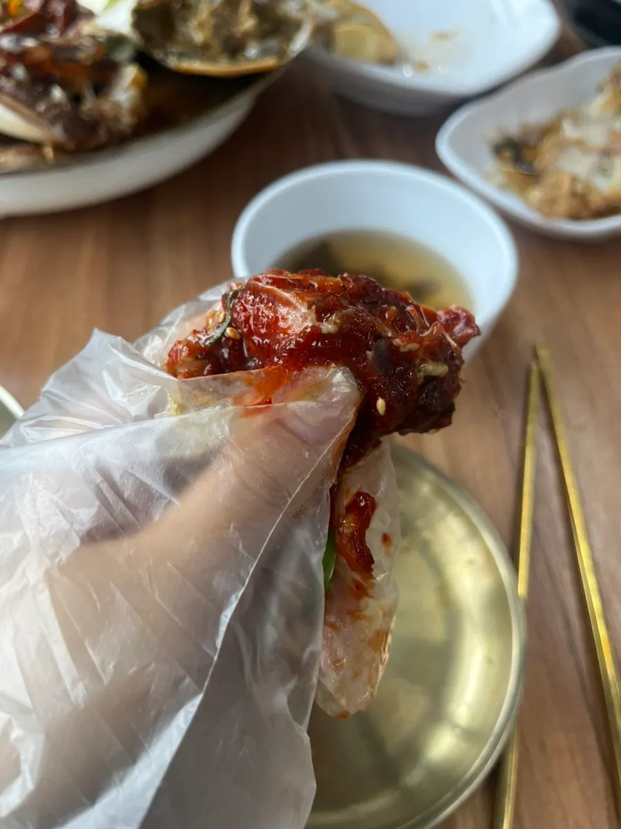 새우장과 양념게장 접시